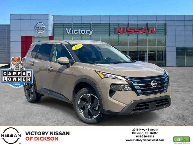 Used 2025  Nissan SV image 1