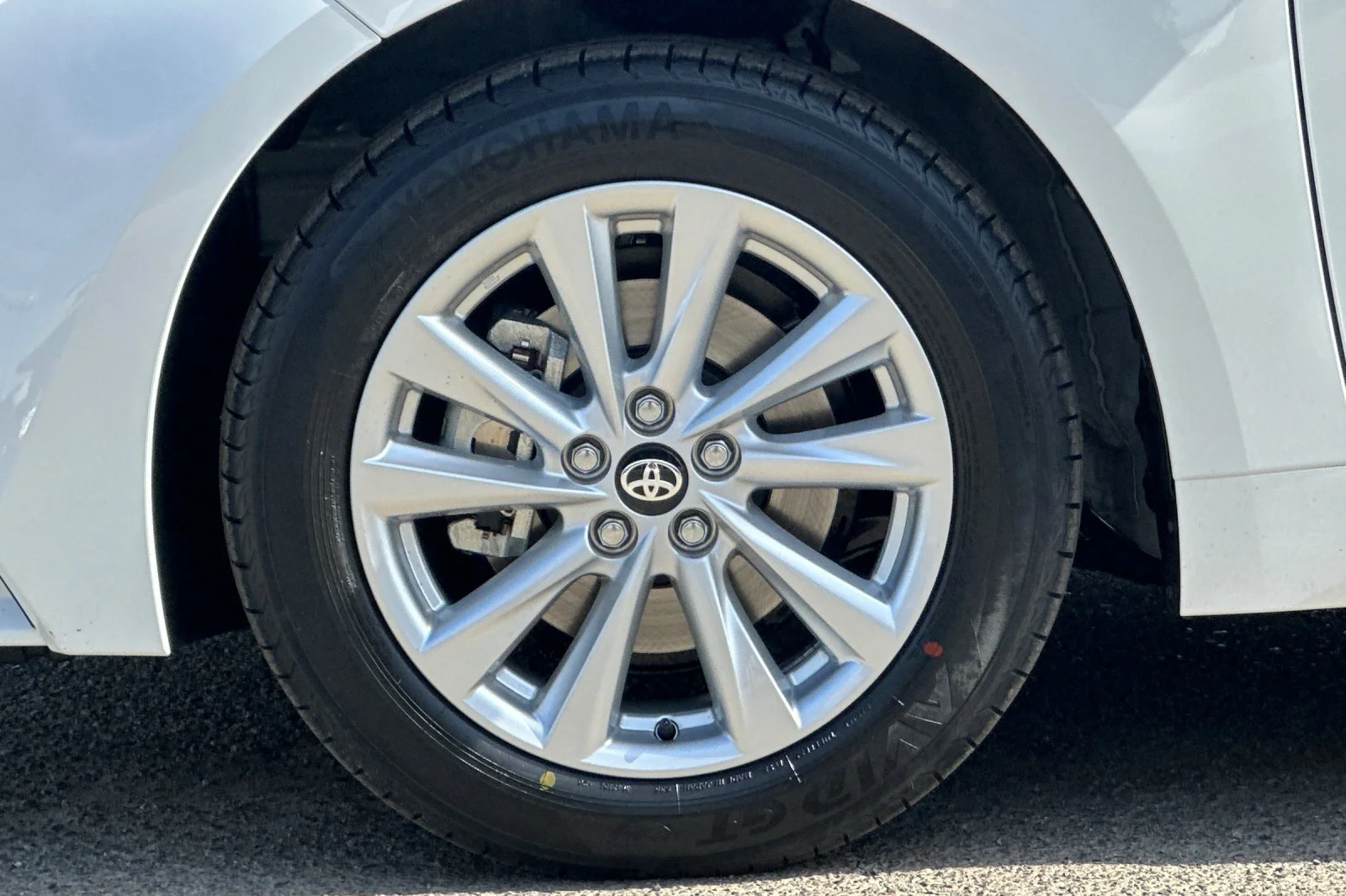 New 2027 Ice Cap Toyota LE image 25