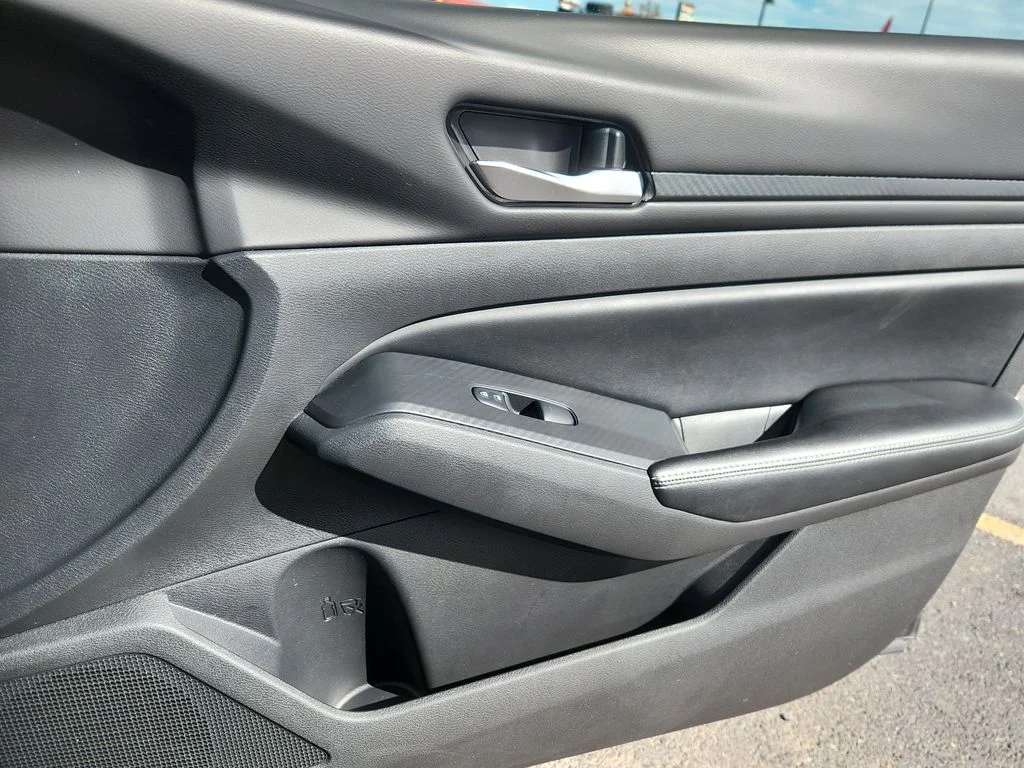 Used 2025 Gray Nissan 2.5 SV image 13