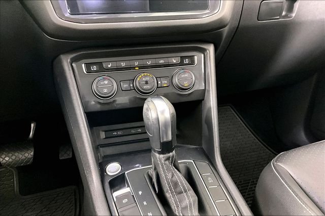 Used 2021 White Volkswagen 2.0T SE image 8