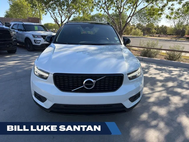 2020 Volvo XC40 R-Design