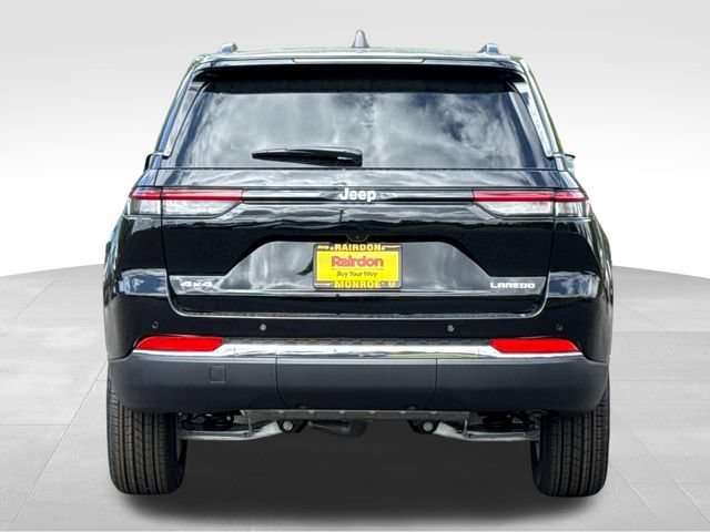 New 2026 Diamond Black Crystal Pearlcoat Jeep Laredo X image 8