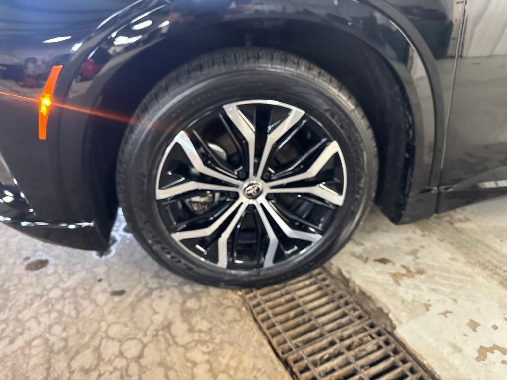 Used 2025 Black Toyota XLE image 10