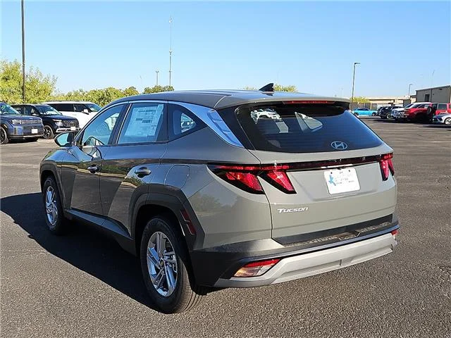 New 2026 Hampton Gray Hyundai SE image 3