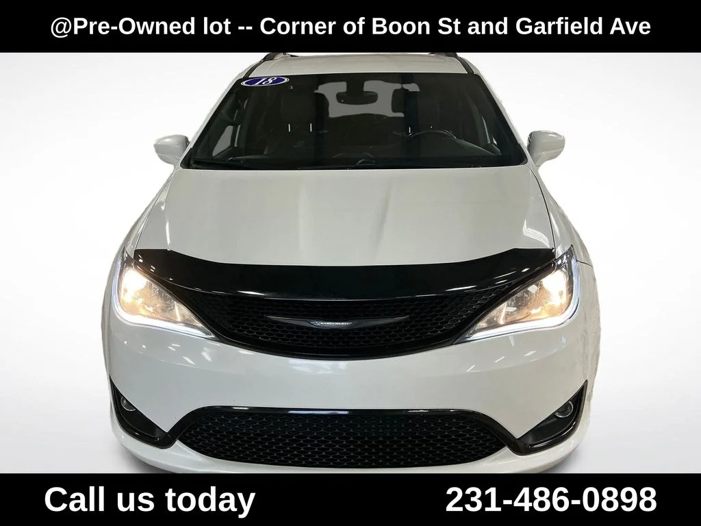 Used 2018 White Chrysler Touring L Plus image 8