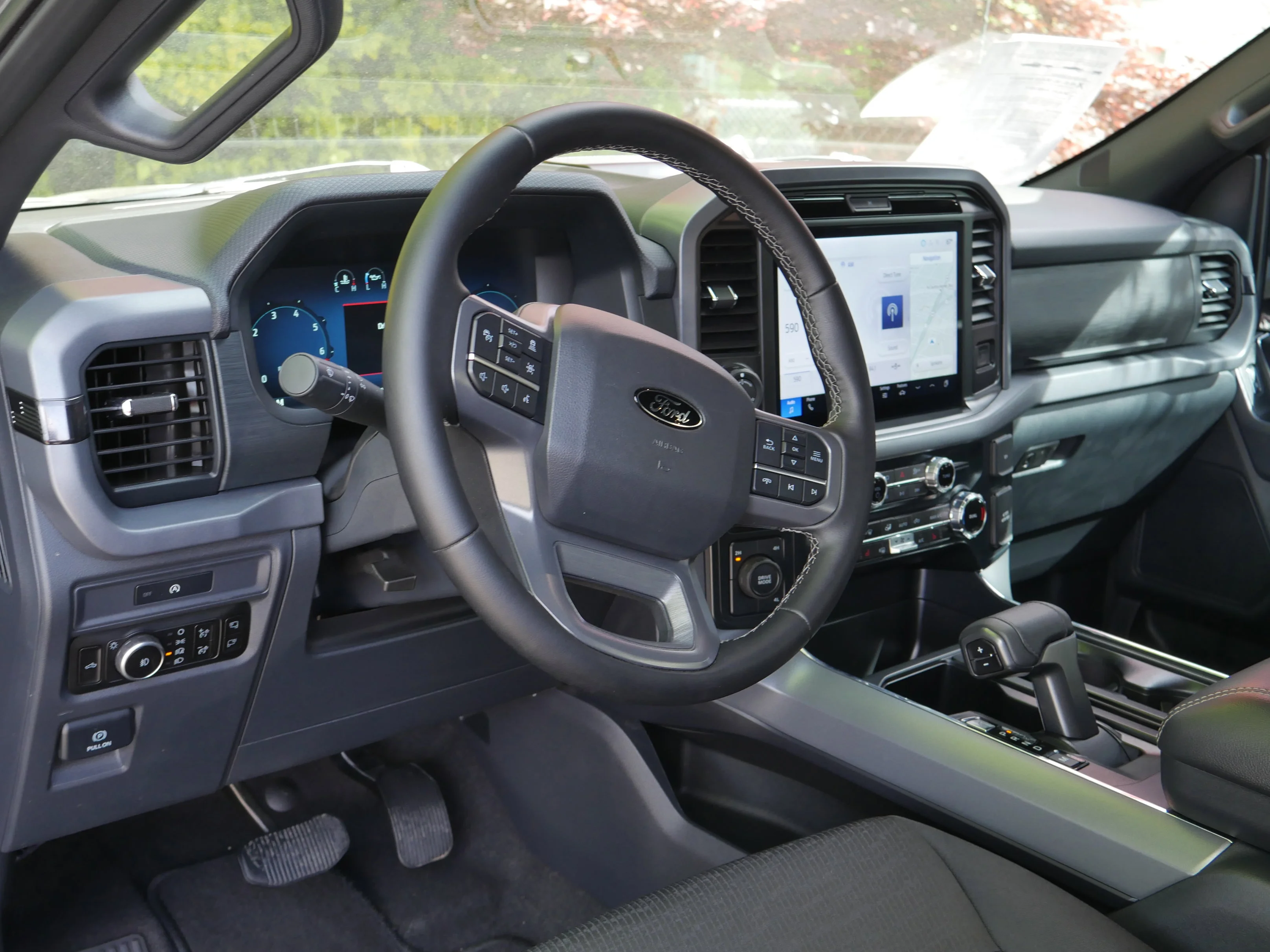 Certified Used 2025 Carbonized Gray Metallic Ford XLT image 4