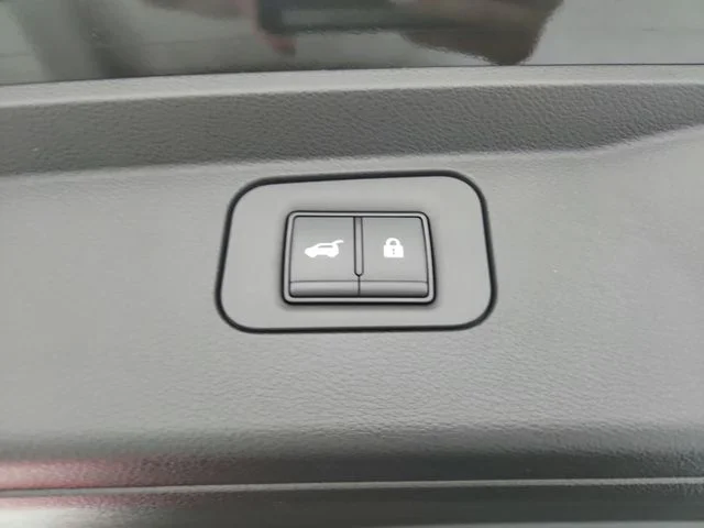 Used 2025 Black Nissan SL image 46