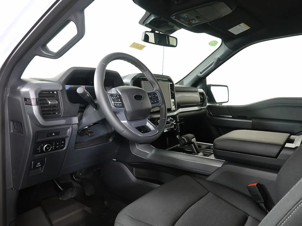 2025 Ford F-150 XLT - Photo 9