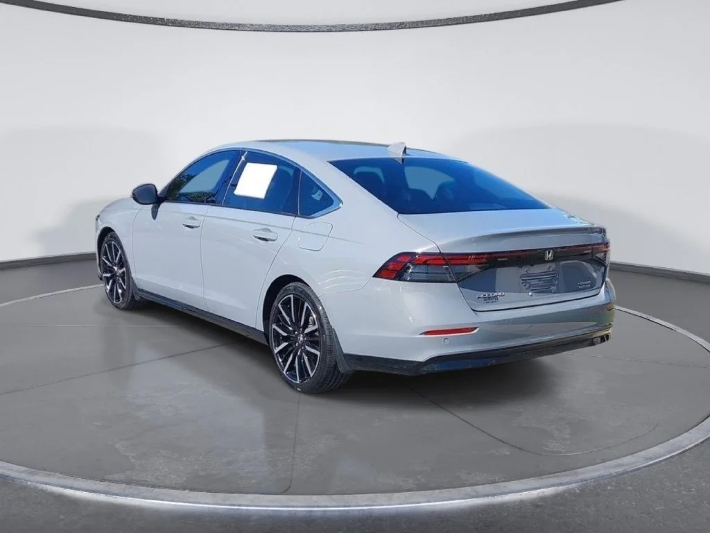 Used 2024  Honda Touring image 5