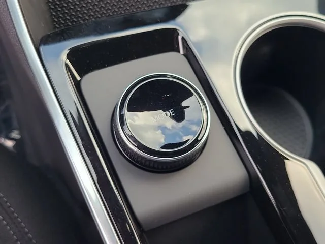 New 2027 Summit White Chevrolet LT image 35