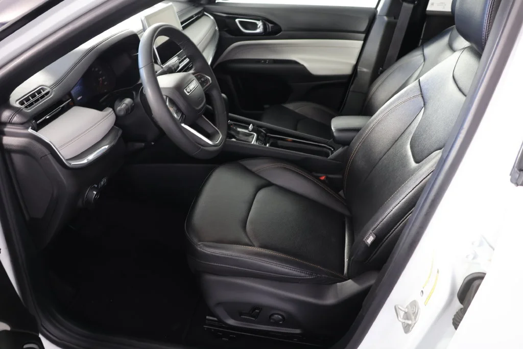 Used 2024 Bright White Clearcoat Jeep Limited image 18