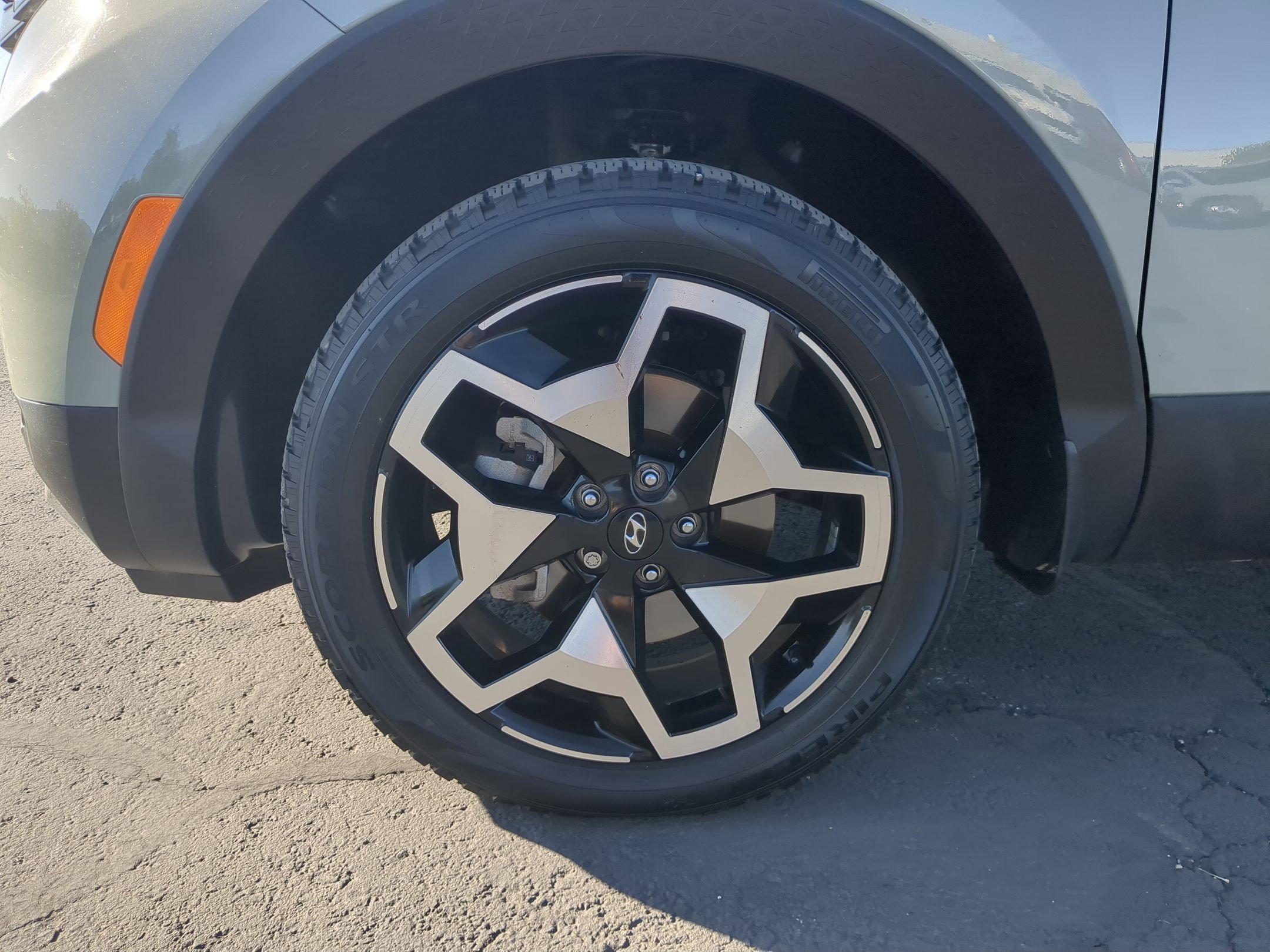 Used 2024 Sage Gray Hyundai Limited image 11