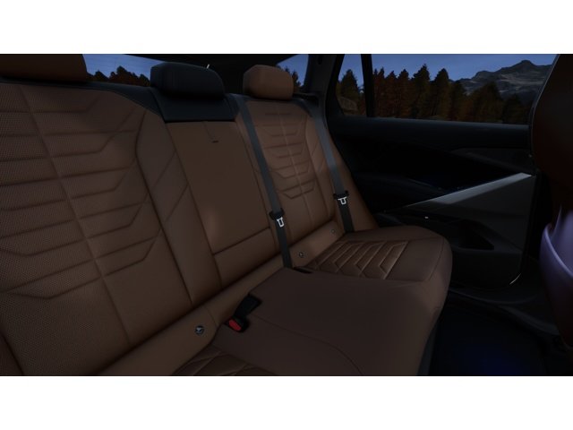 New 2027 Mineral White Metallic BMW 40 xDrive image 12