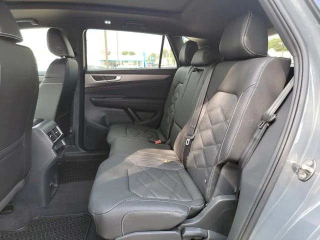 2026 Volkswagen Atlas Cross Sport SE w/Tech - Photo 14
