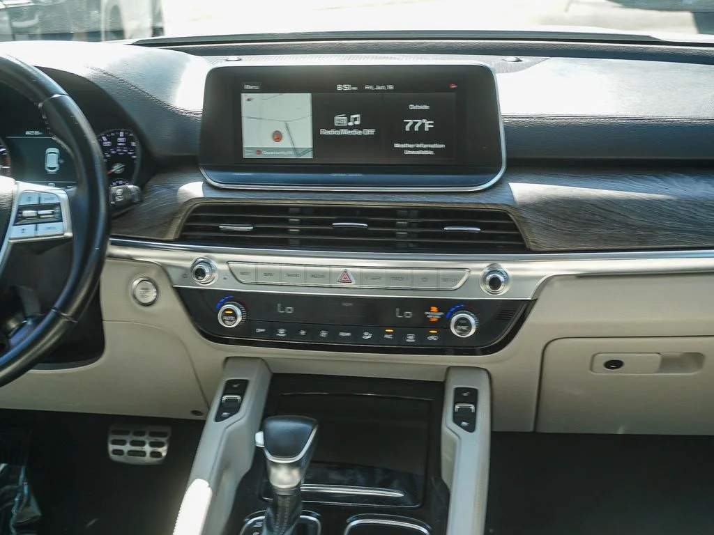 Used 2021 White Kia SX image 15