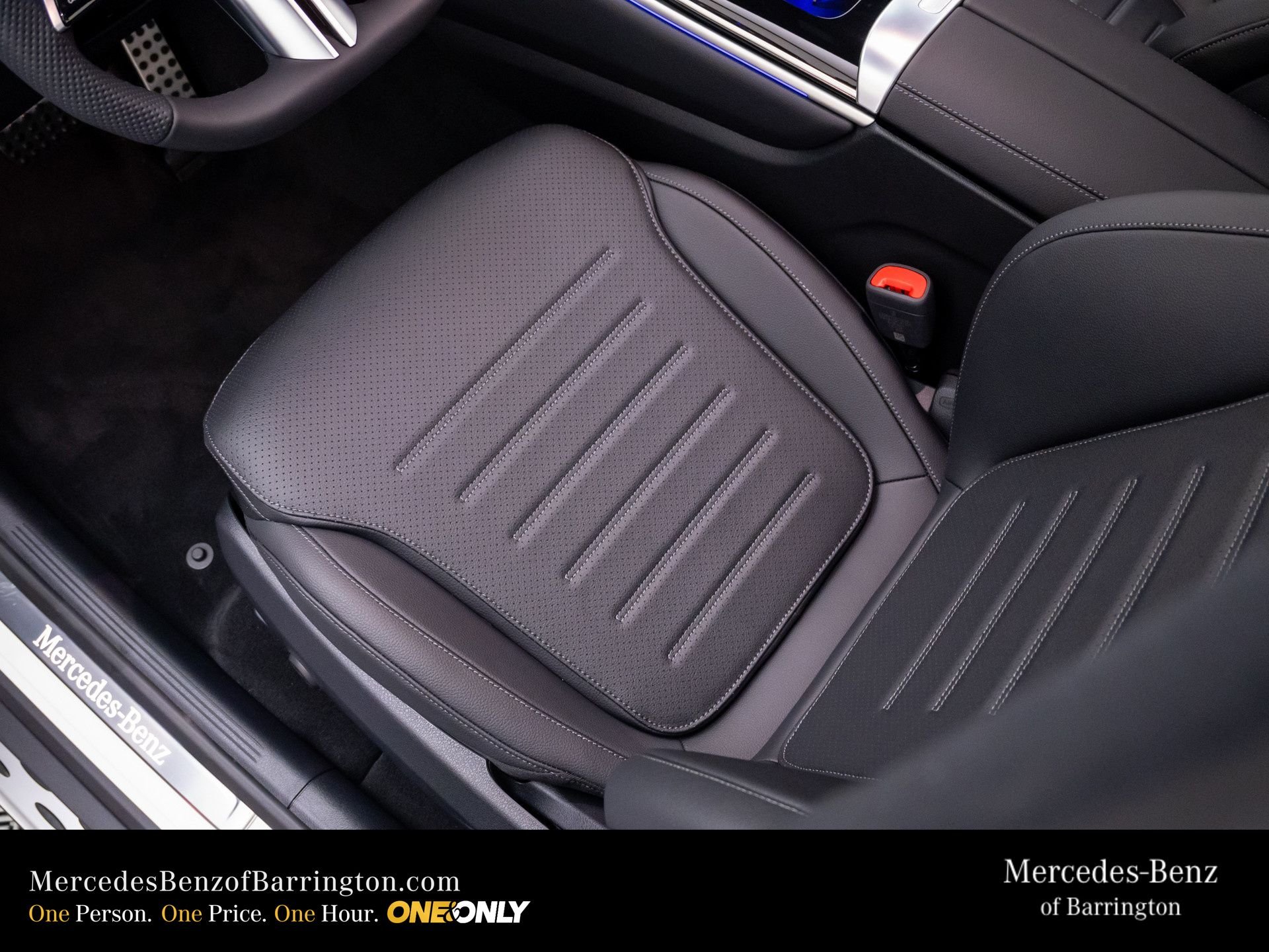 New 2026 Polar White Mercedes-Benz GLC 300 image 16
