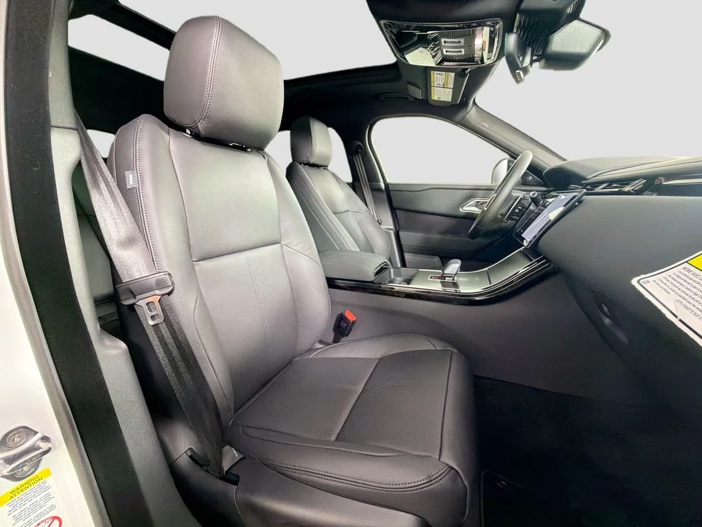 New 2026 Fuji White Land Rover Dynamic SE image 30