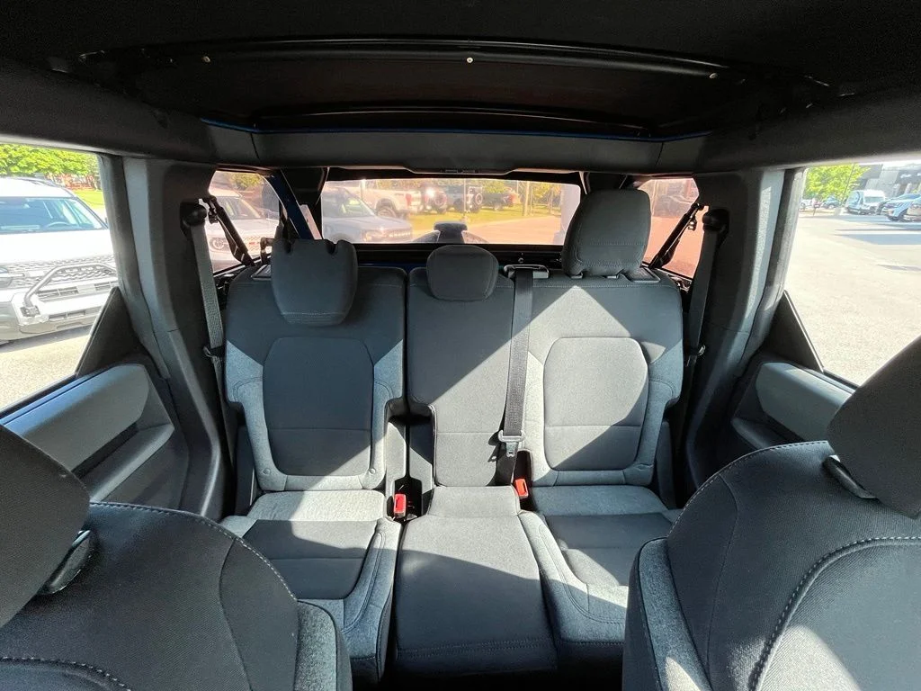 Used 2023 Blue Ford Base image 14
