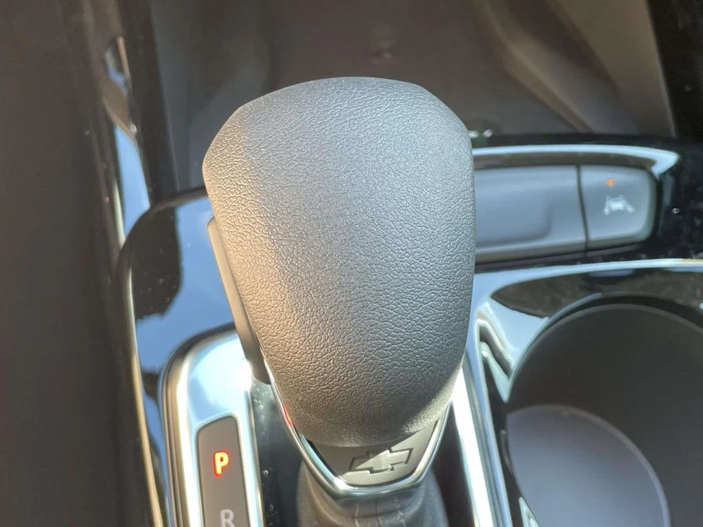 New 2026 Summit White Chevrolet LT image 25