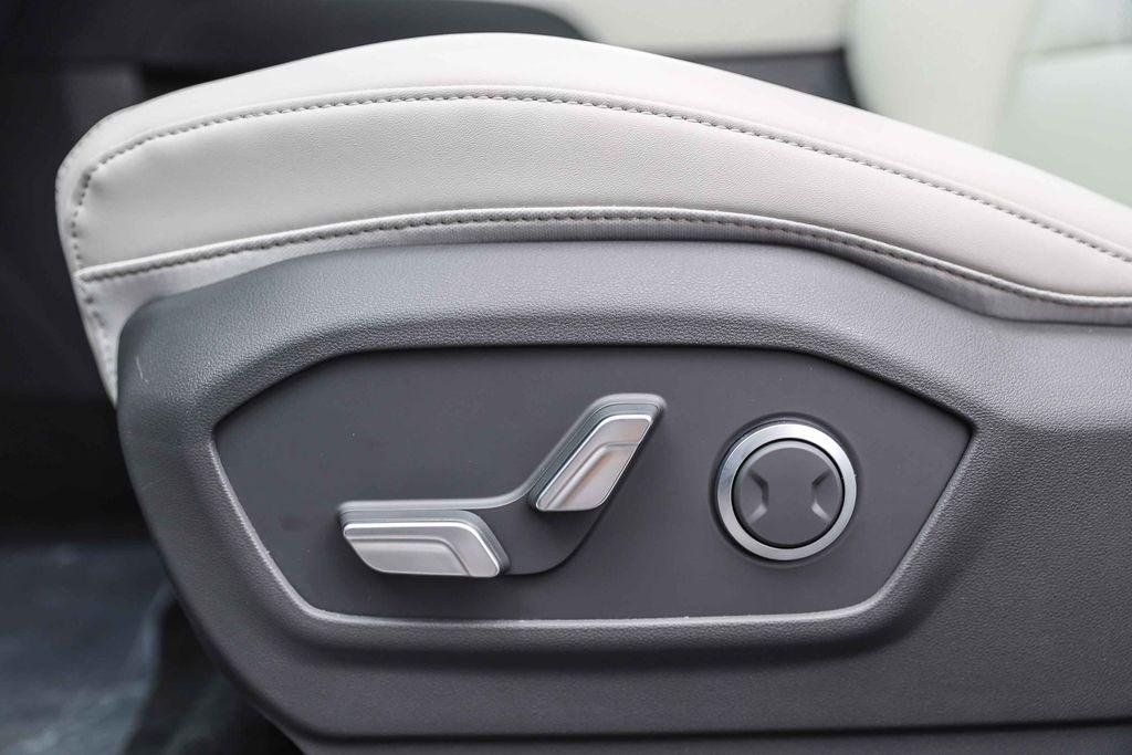 New 2026 White Hyundai SEL image 23