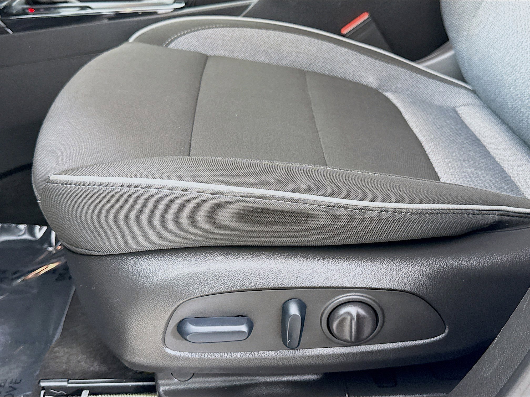 Used 2023 Summit White Chevrolet LT image 19