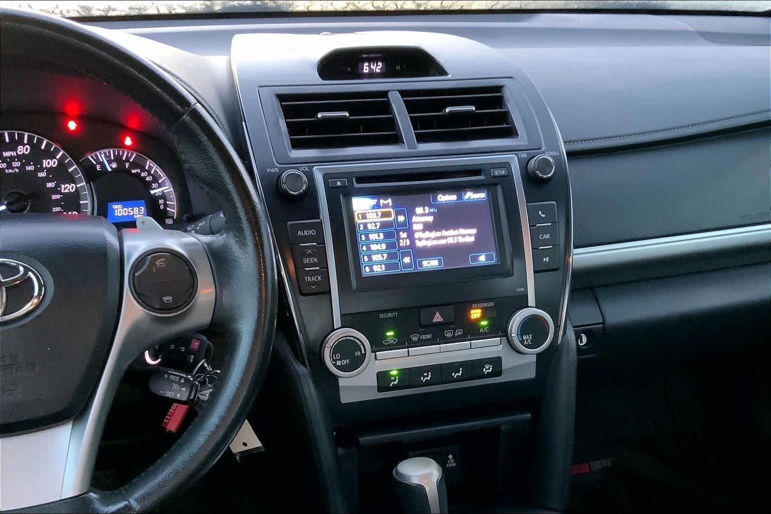Used 2013 Classic Silver Metallic Toyota SE image 6