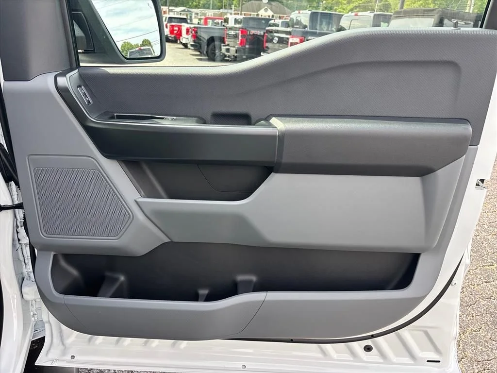 New 2026 Oxford White Ford XL image 14
