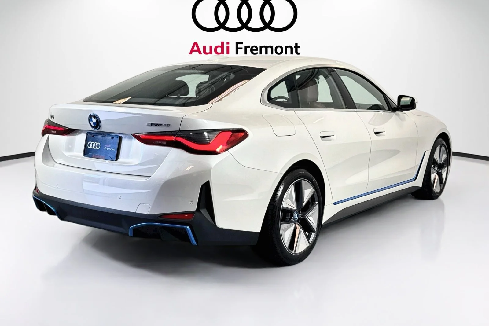 Used 2023 Mineral White Metallic BMW eDrive40 image 5