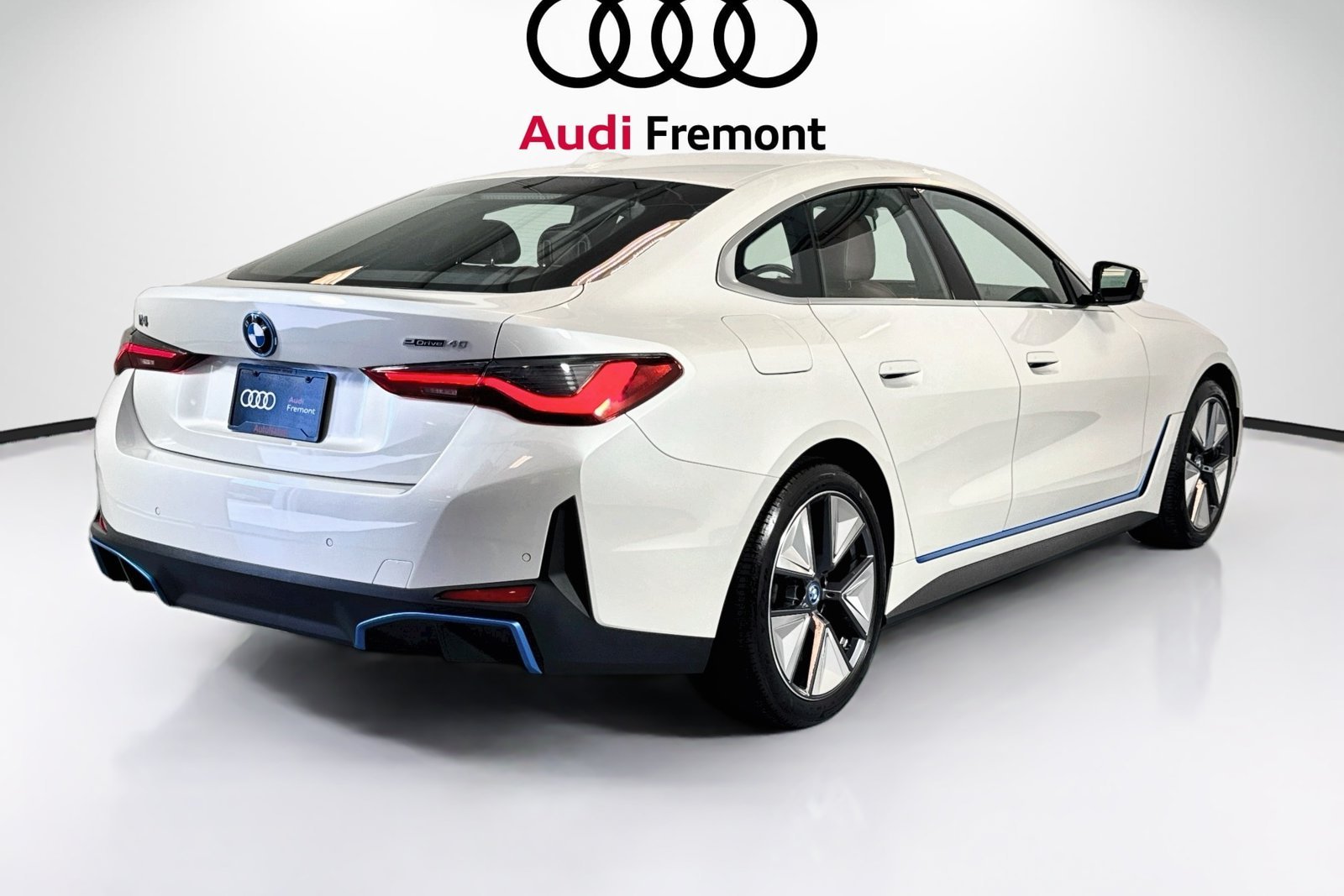 Used 2023 Mineral White Metallic BMW eDrive40 image 5