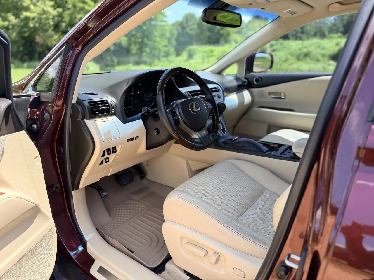 Used 2015 Maroon Lexus Base 4dr SUV image 12