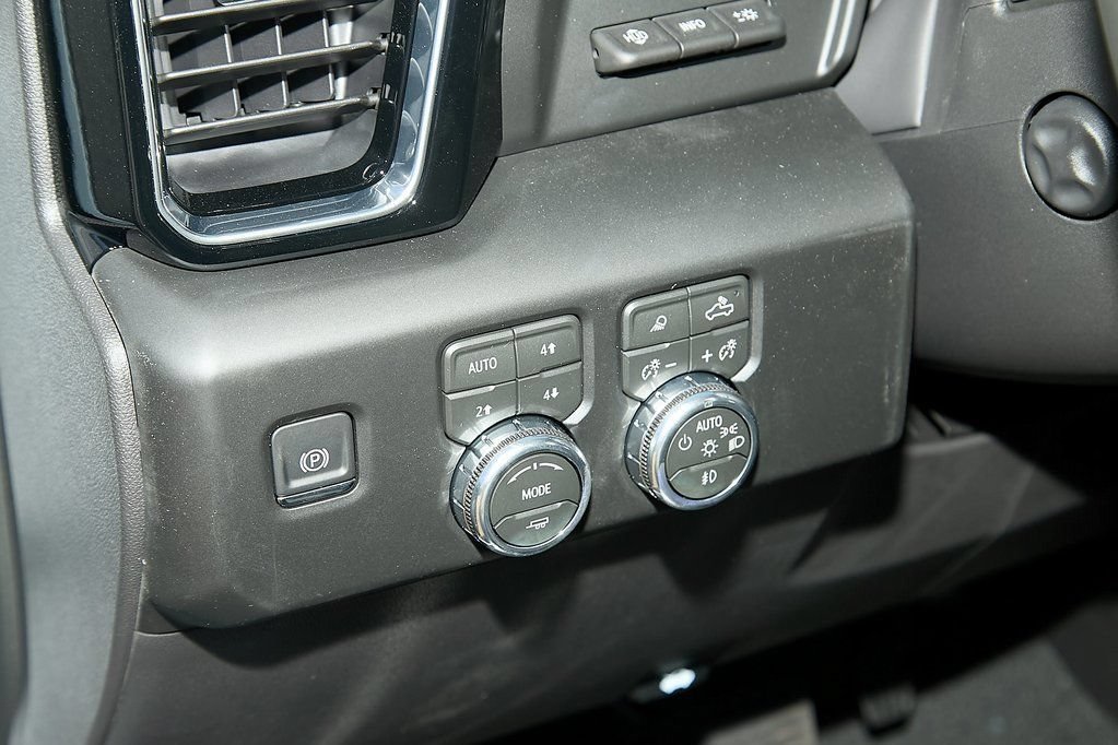New 2026 Glacier White Tricoat GMC Denali image 33