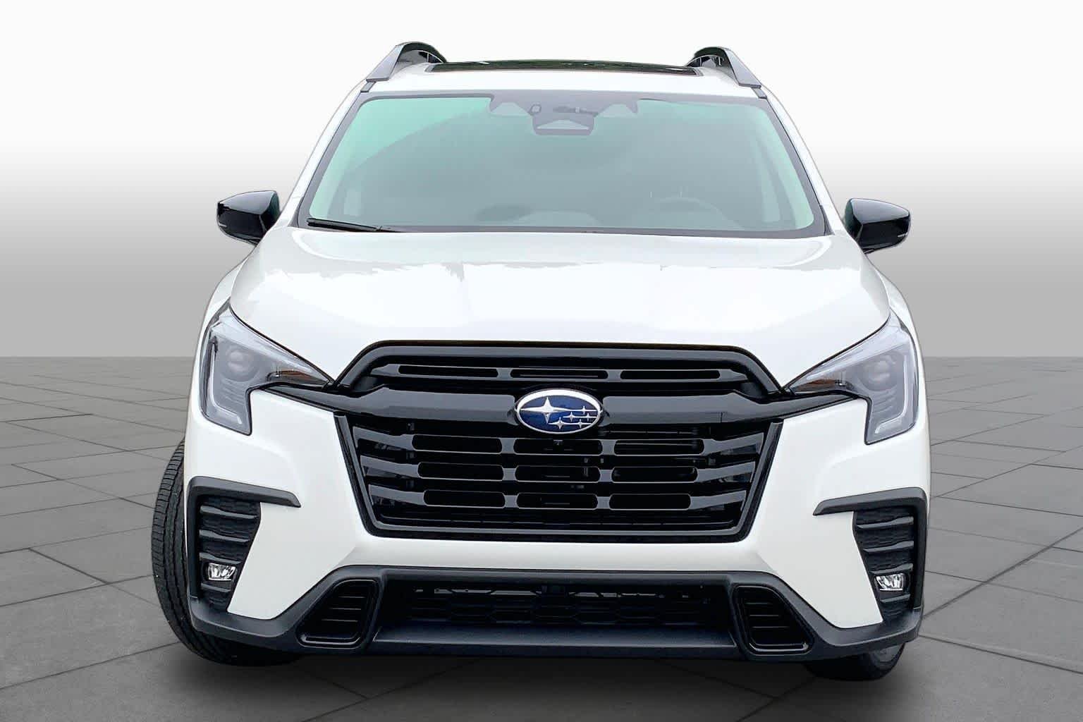 Used 2025 Crystal White Pearl Subaru Onyx Edition Touring image 4