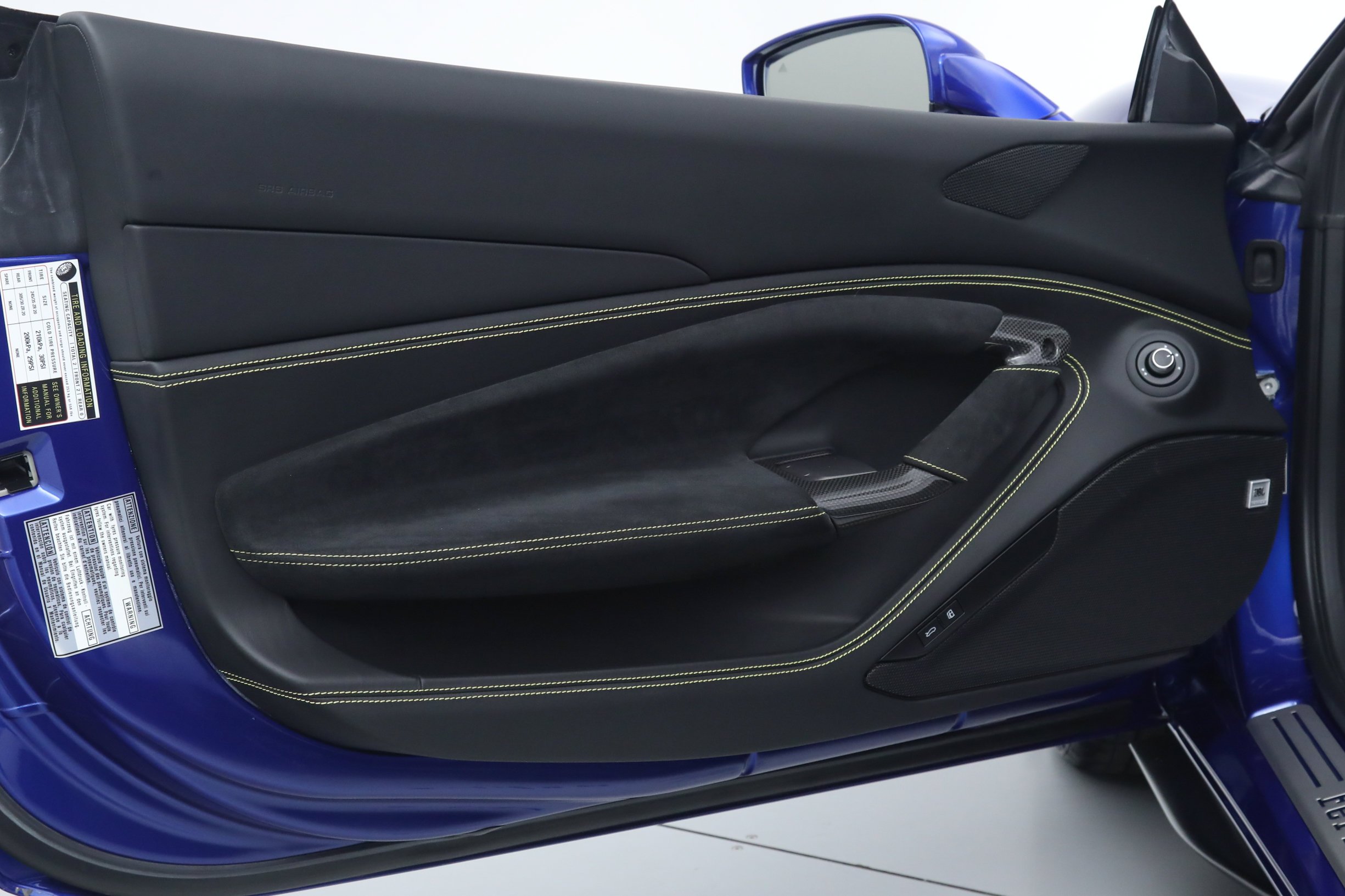 Used 2022 Blue Ferrari  image 26