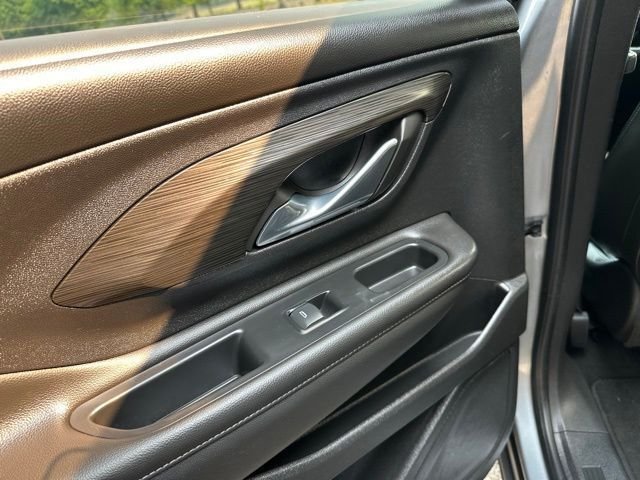 Used 2023 Sterling Metallic GMC SLT image 15