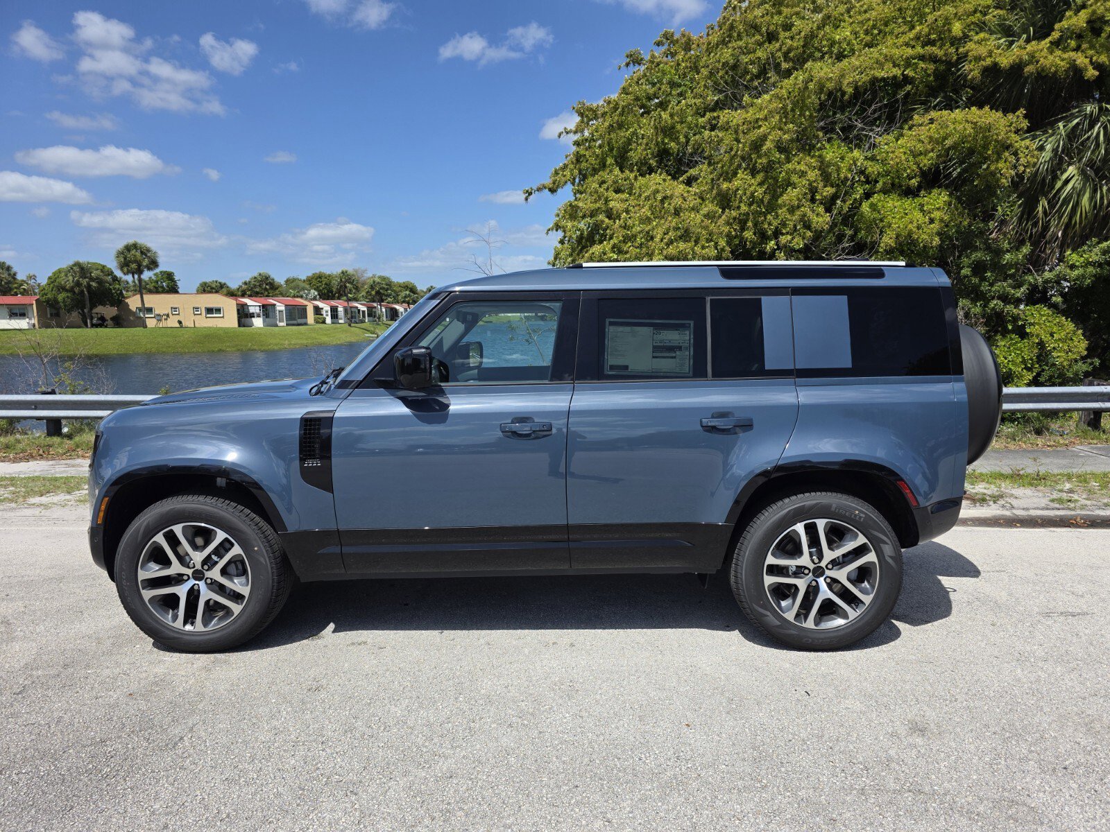 Used 2026 Tasman Blue Metallic Land Rover 110 X-Dynamic SE P400 image 7