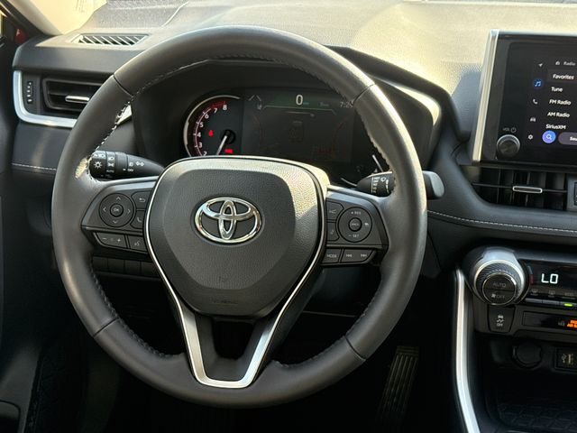 Used 2025  Toyota XLE Premium image 14