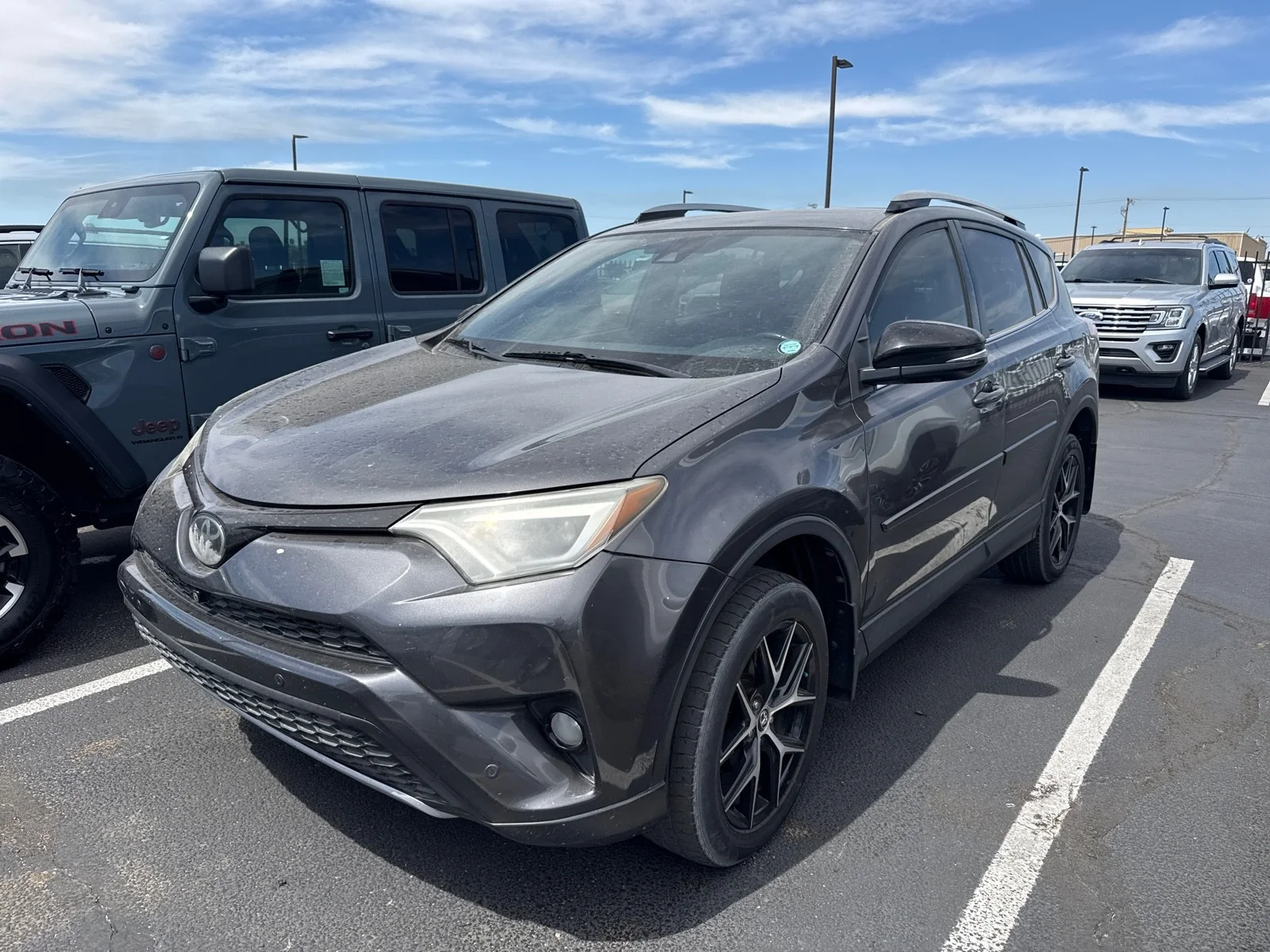 Used 2018 Magnetic Gray Metallic Toyota SE image 3