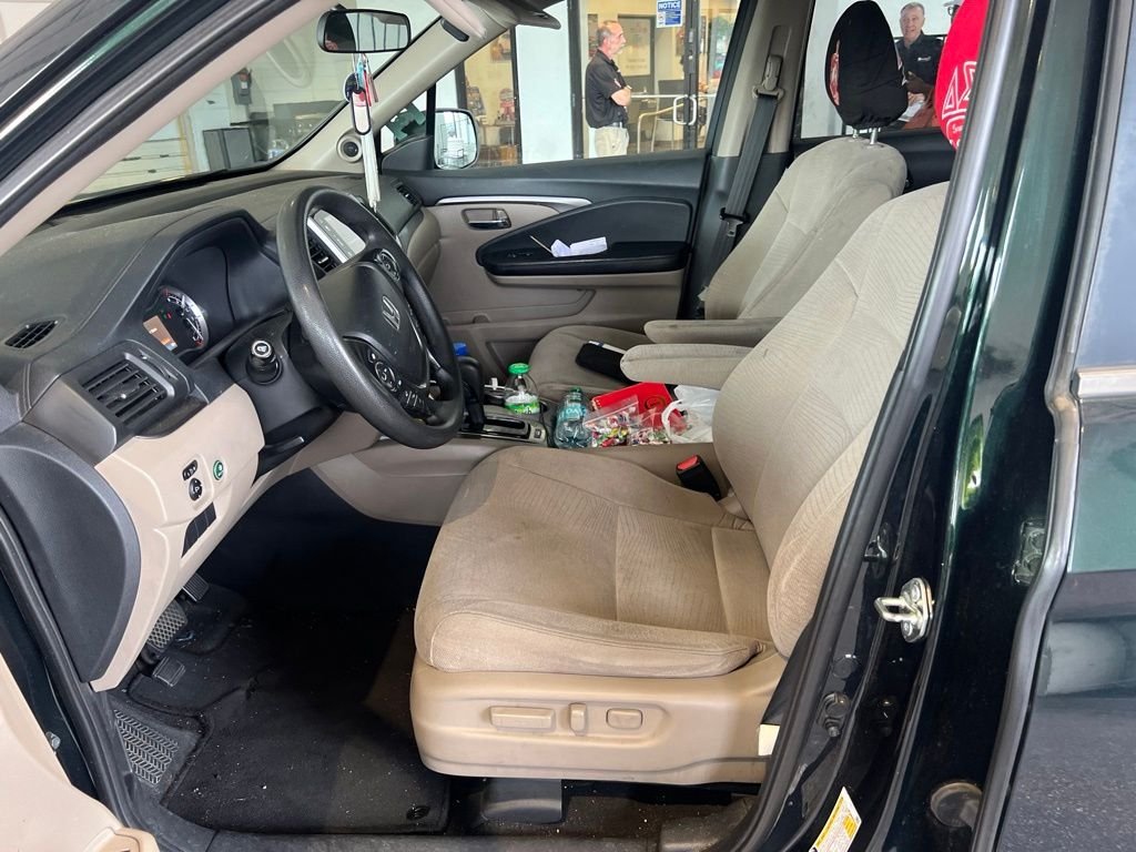 Used 2018  Honda EX image 5