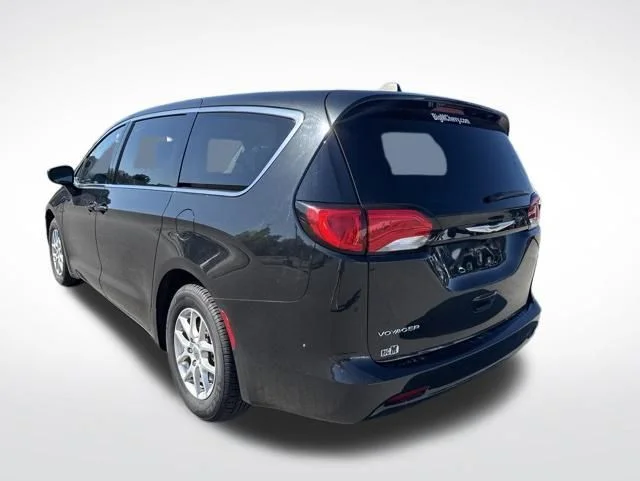 Used 2023 Black Chrysler LX image 3