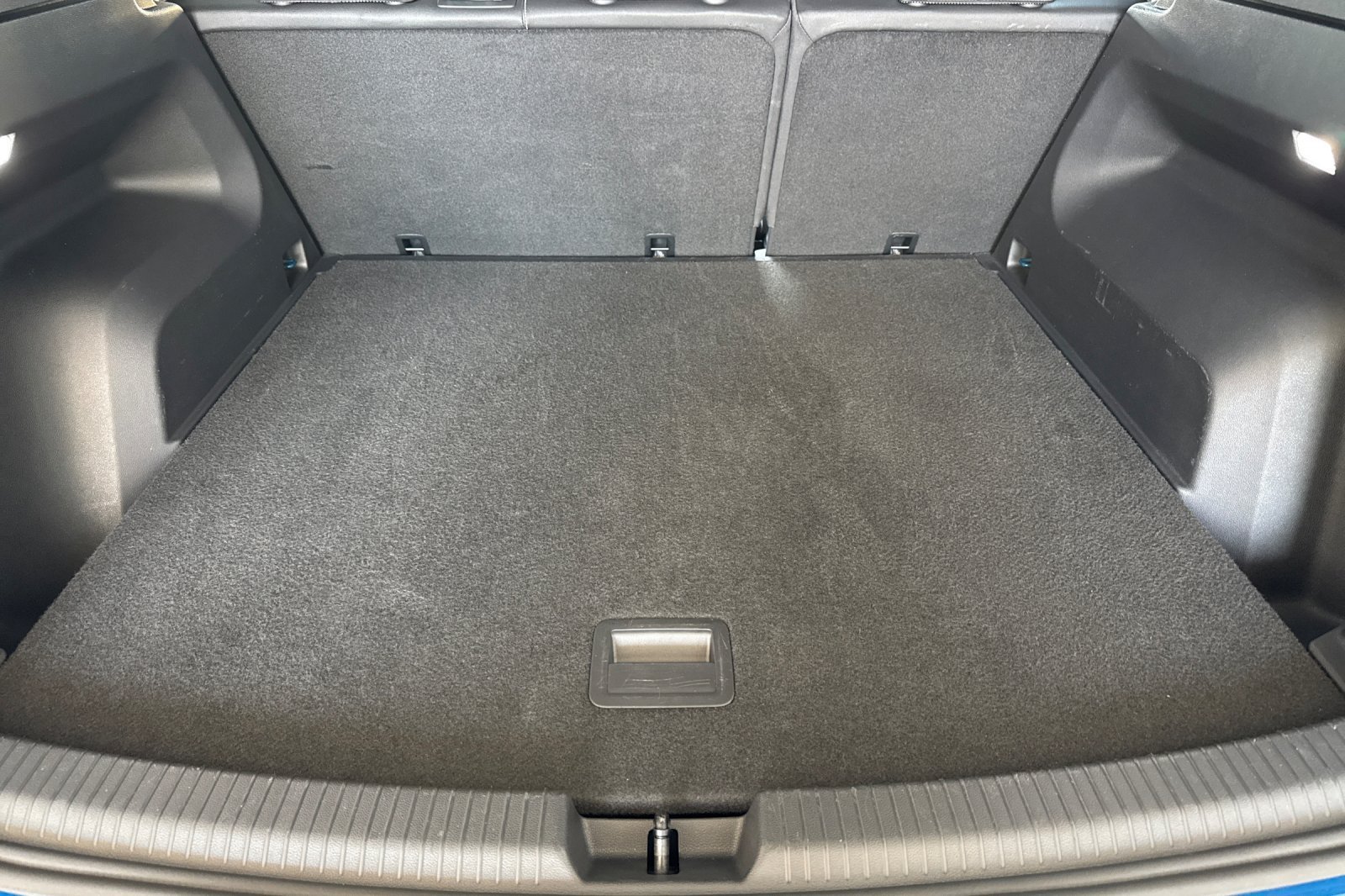 Used 2026  Volkswagen SE w/Technology image 16