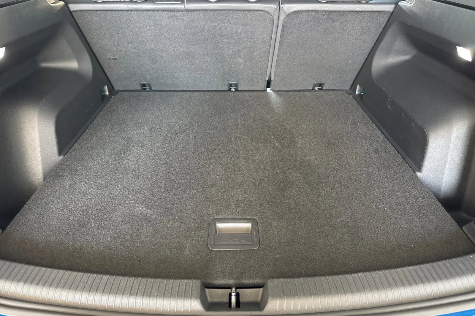 Used 2026  Volkswagen SE w/Technology image 16