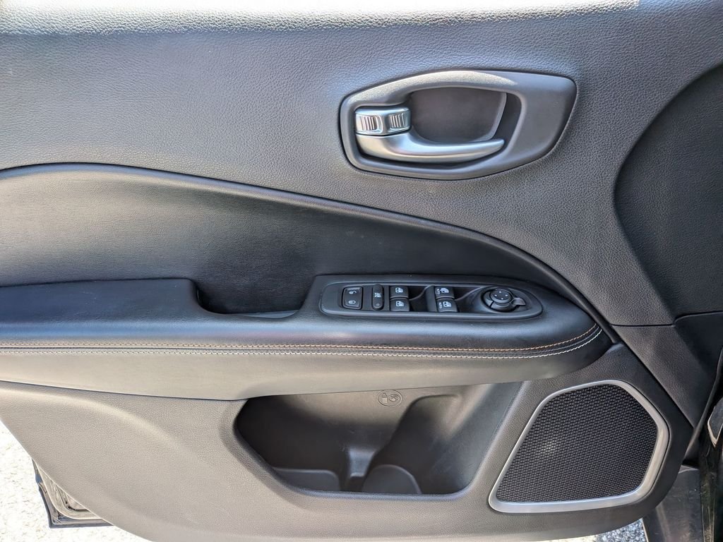 Used 2019 Black Jeep Latitude image 28
