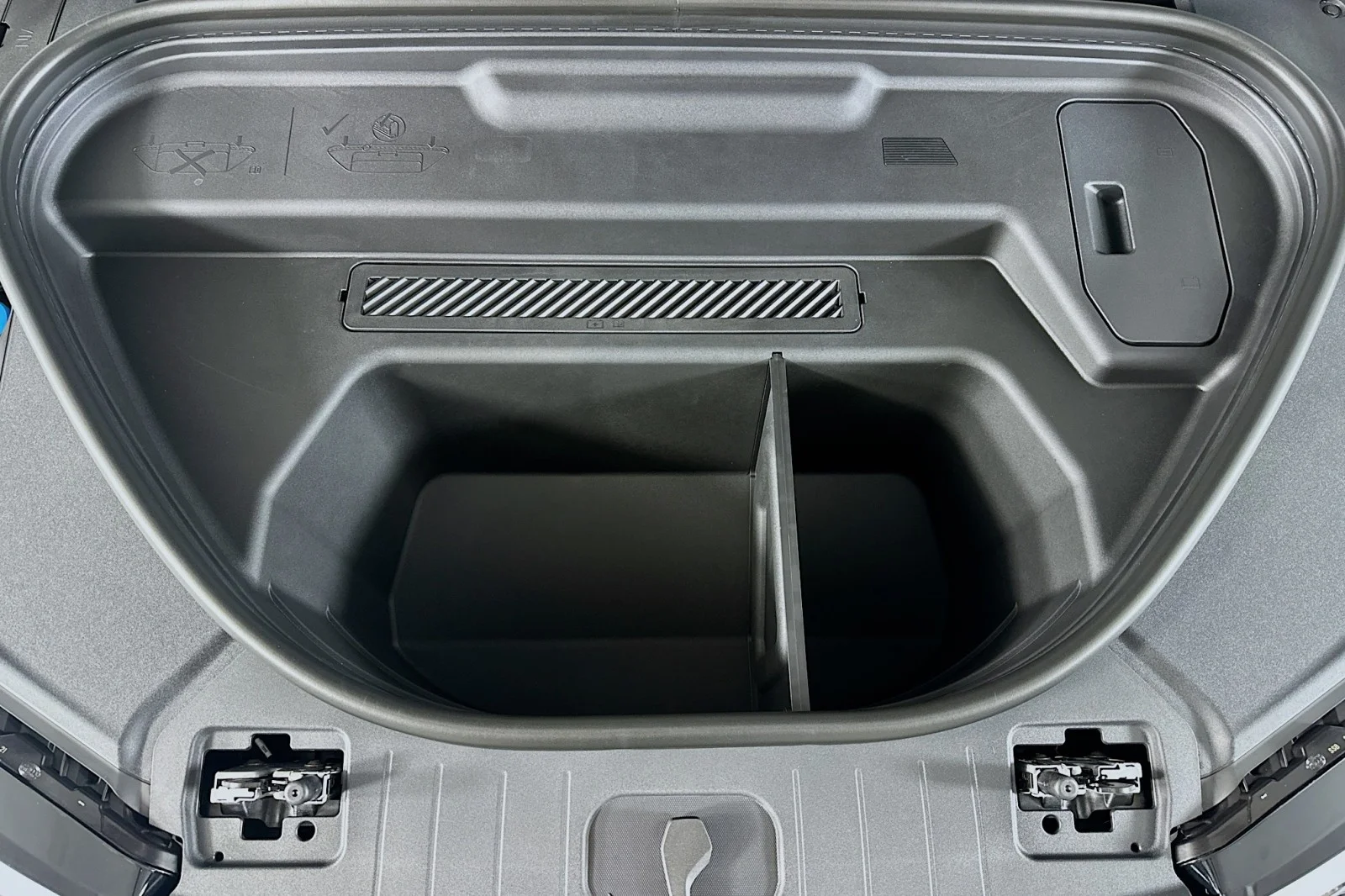 New 2027 Daytona Gray Pearl Effect Audi Premium Plus image 12