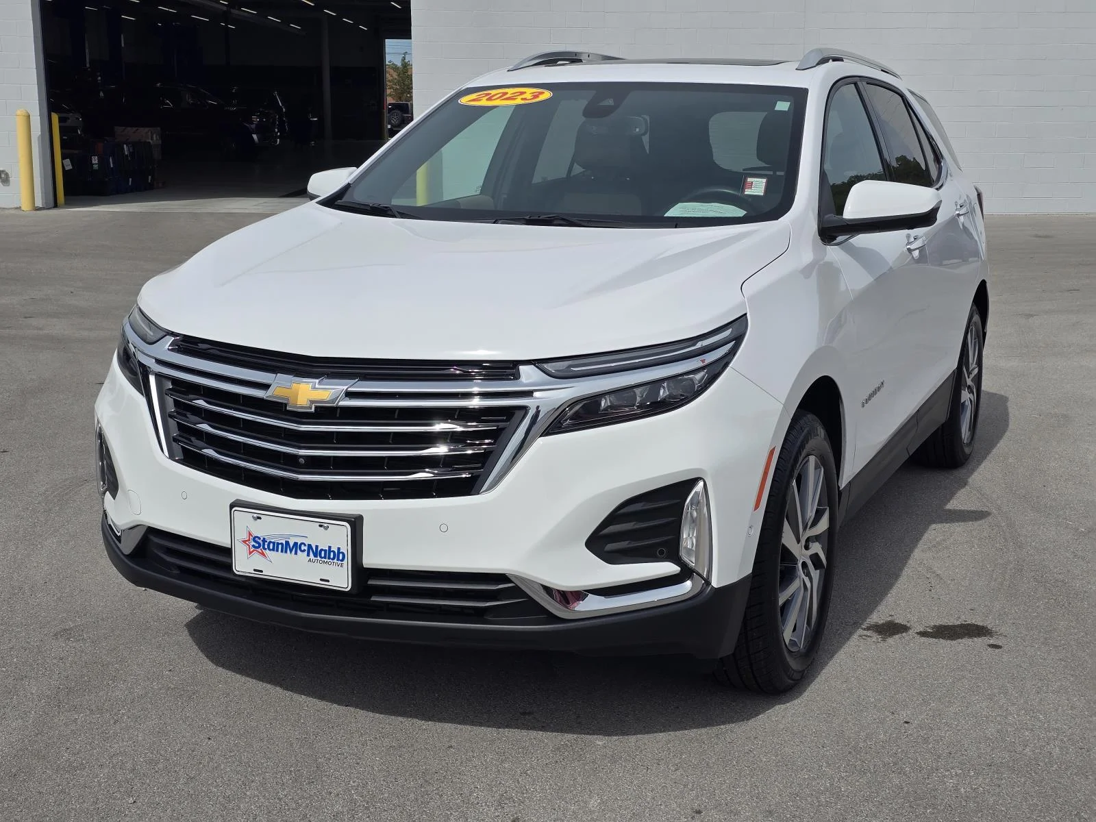 Used 2023 SUMMIT WHITE Chevrolet Premier image 3
