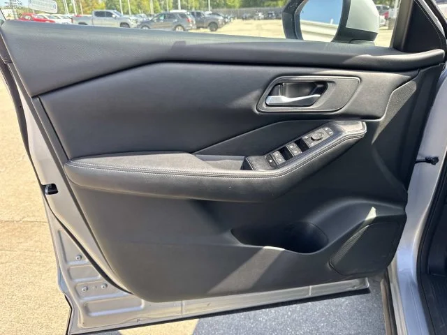 Used 2025 Silver Nissan SV image 40