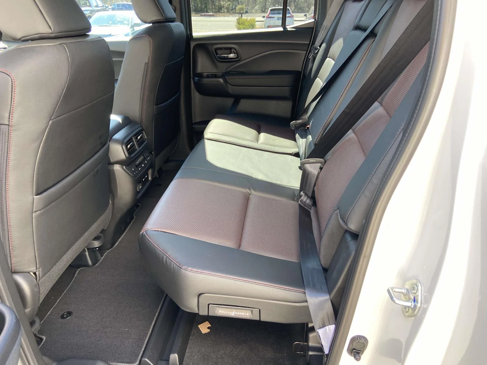 New 2026 PLATINUM WHITE PEARL Honda BLACK EDITION AWD image 7