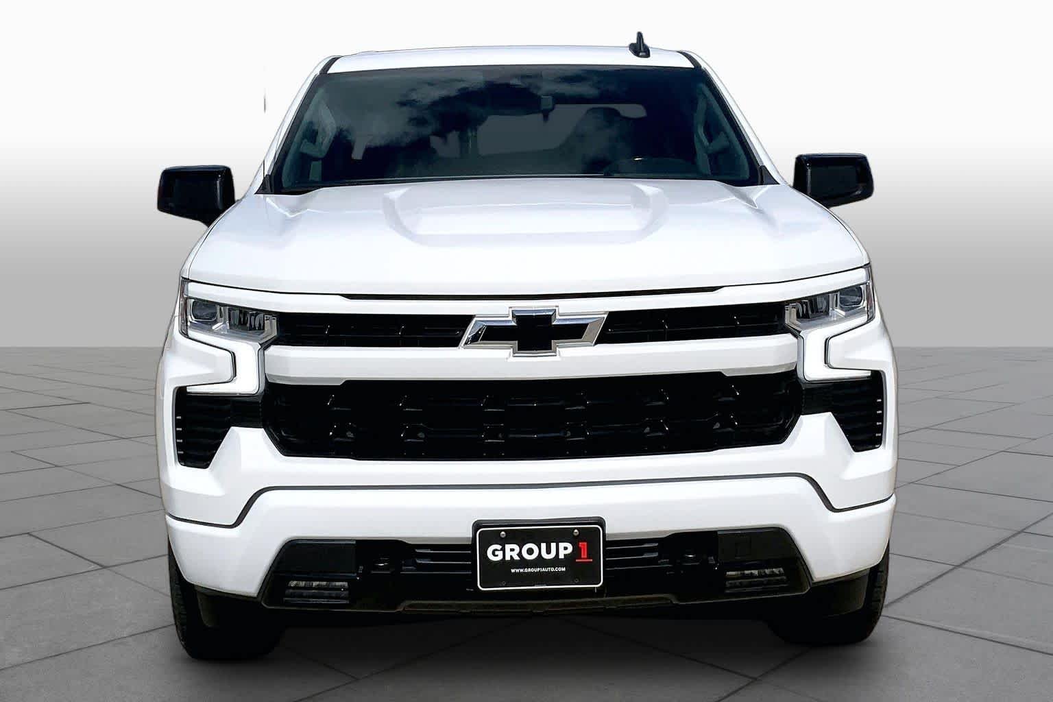 Used 2022 Summit White Chevrolet RST image 4
