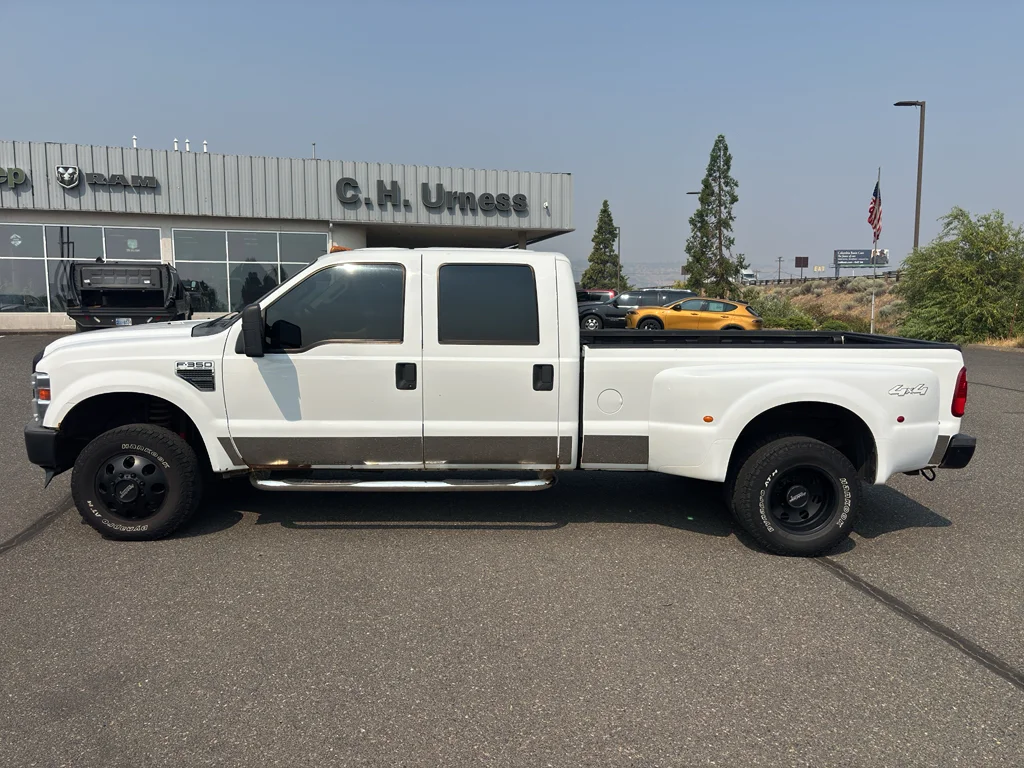 Used 2009 Oxford White Clearcoat Ford XLT image 1