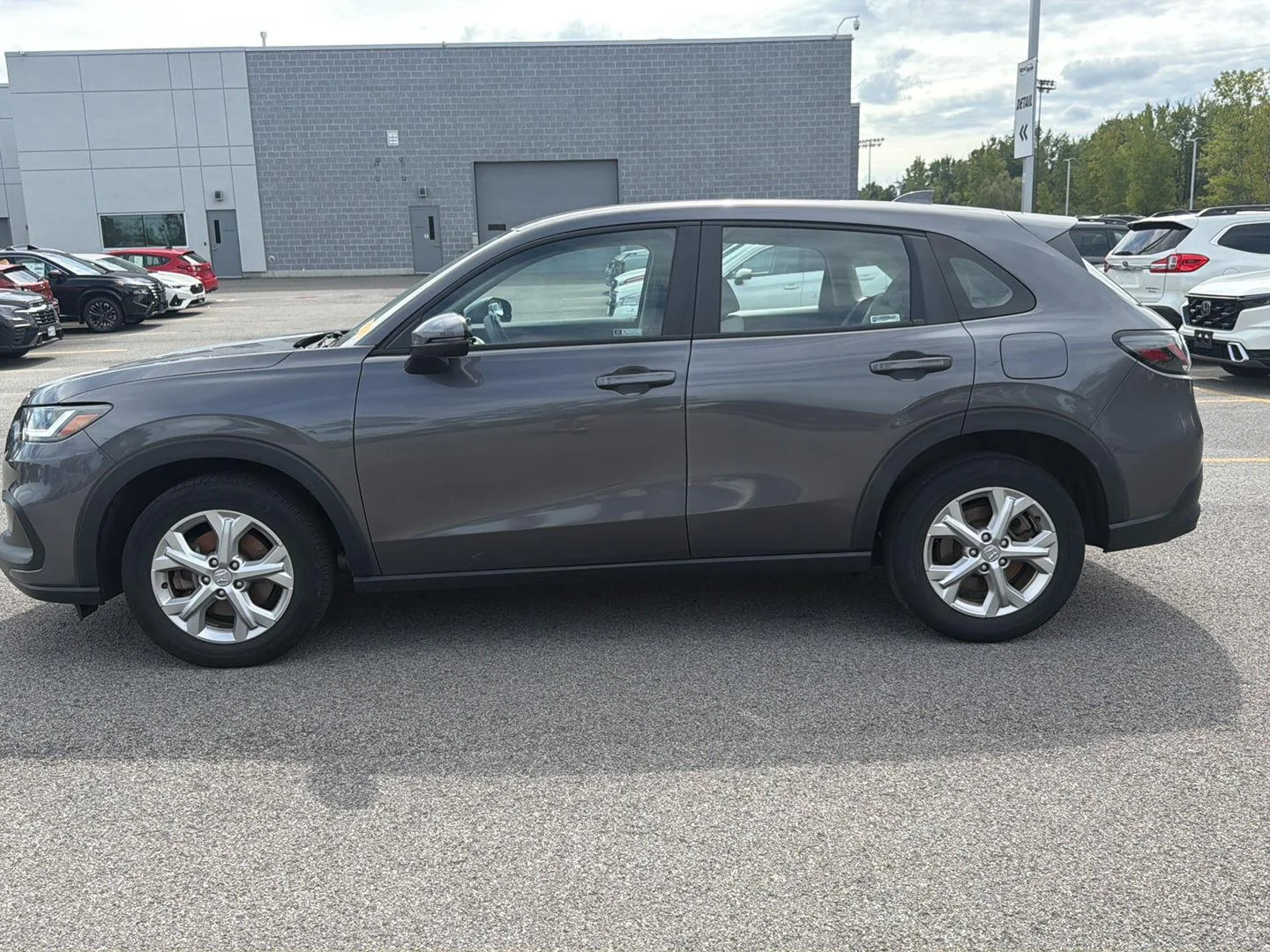 Used 2024 Modern Steel Metallic Honda LX image 7