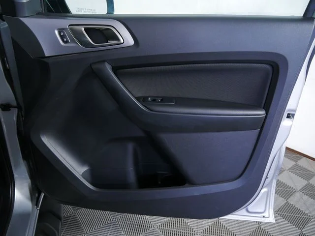 Used 2020 Silver Ford XLT image 10